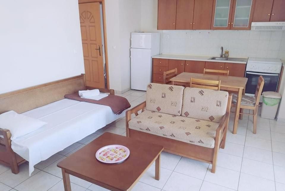 Stratos Family Apartments & Studios Неос Мармарас Стая снимка